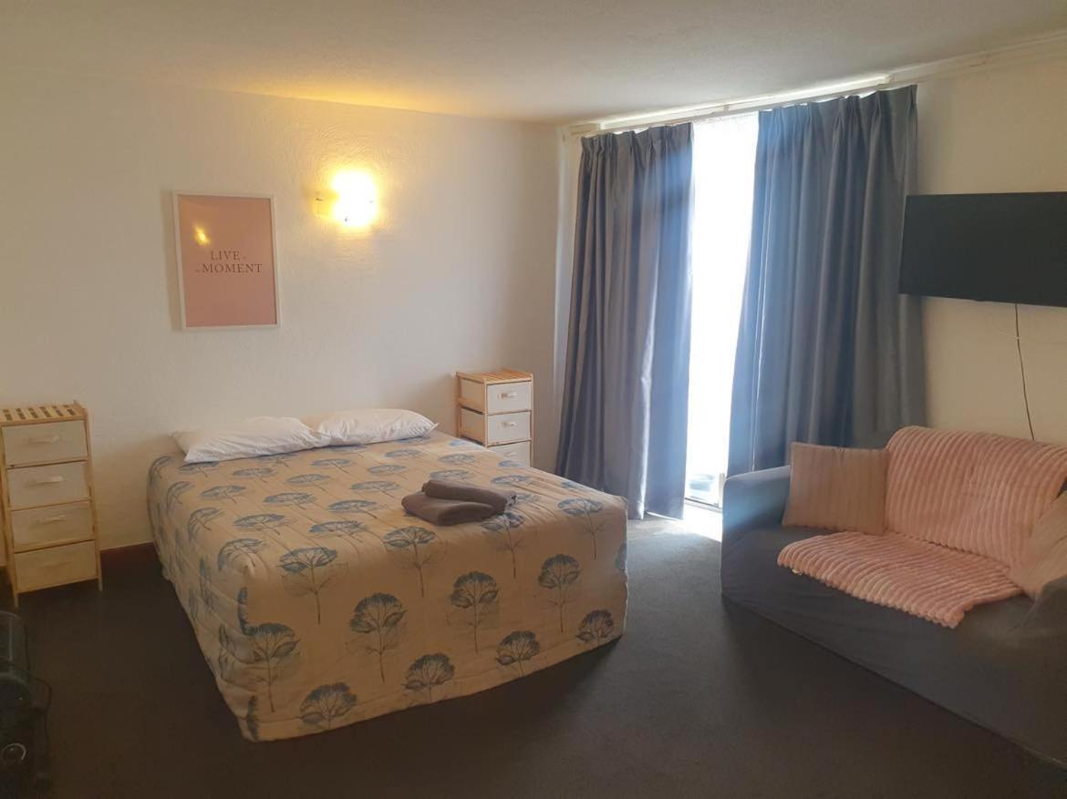 Aaa Mana Motel Porirua Exteriör bild
