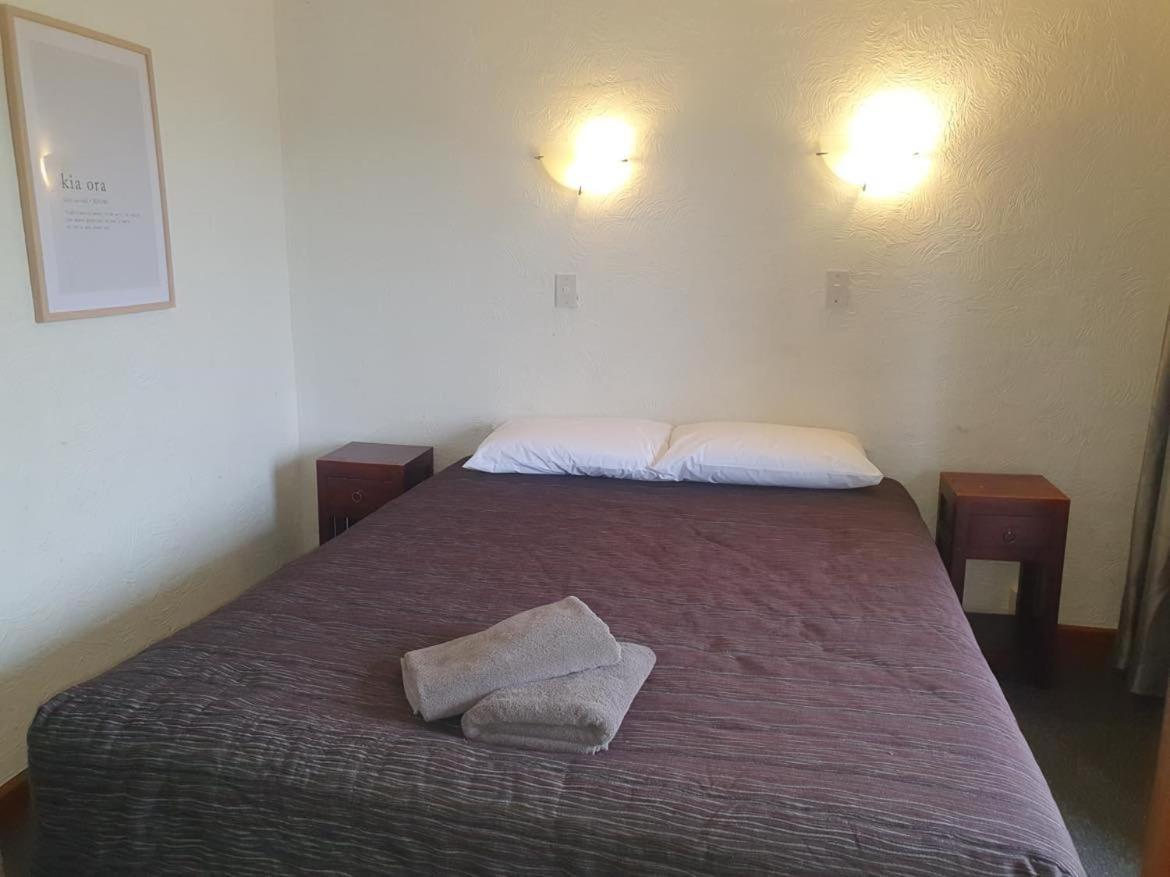 Aaa Mana Motel Porirua Exteriör bild